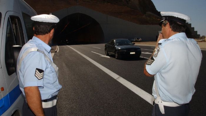 Αυξημένα μέτρα της τροχαίας το τριήμερο